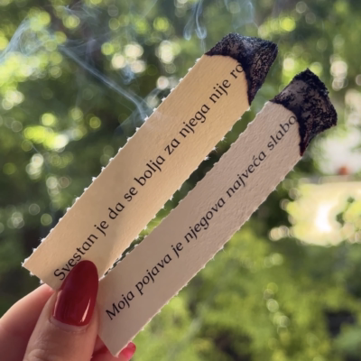 Love Magic Čarobne Afirmacije. Manifestuj ljubav i strast. Pomiriši, zamisli želju i zapali. Ljubavni rituali za privlačenje partnera. Astro Bejb Shop.